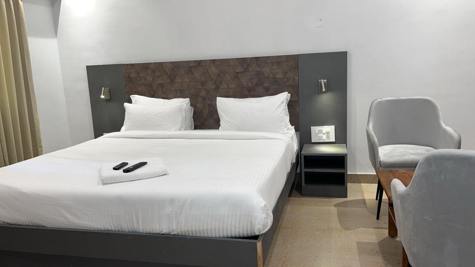 Hotel Gsr Tumkur Exteriör bild