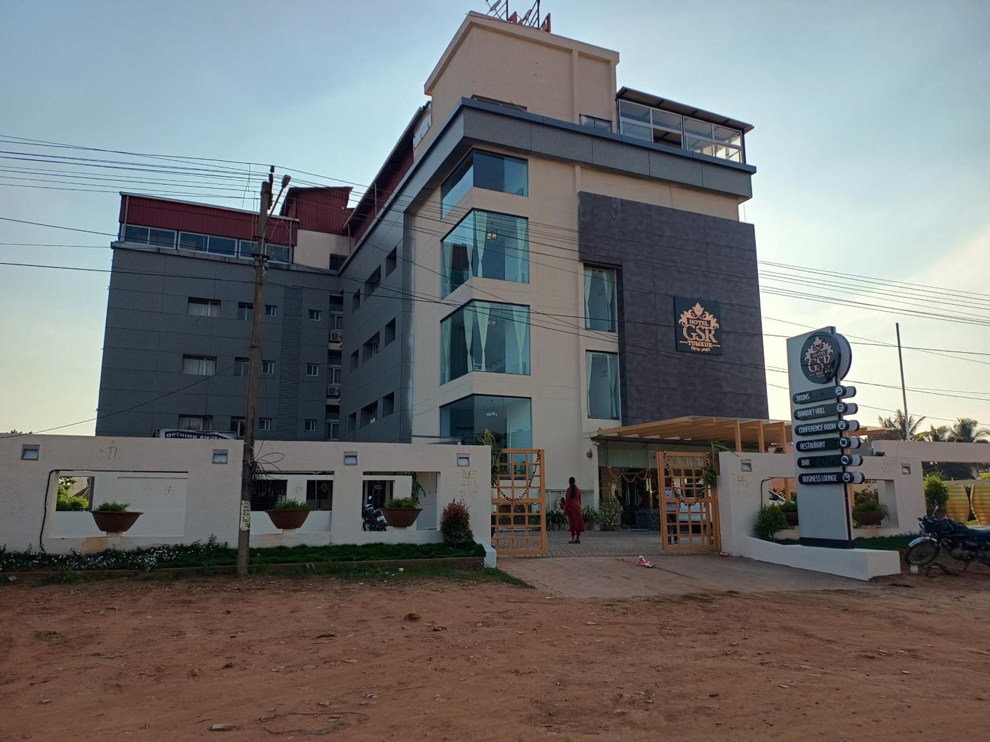 Hotel Gsr Tumkur Exteriör bild